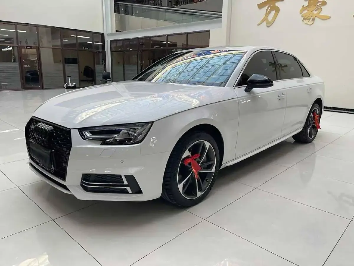 2017 Audi A4L 2.0T 252HP L4 7DCT
