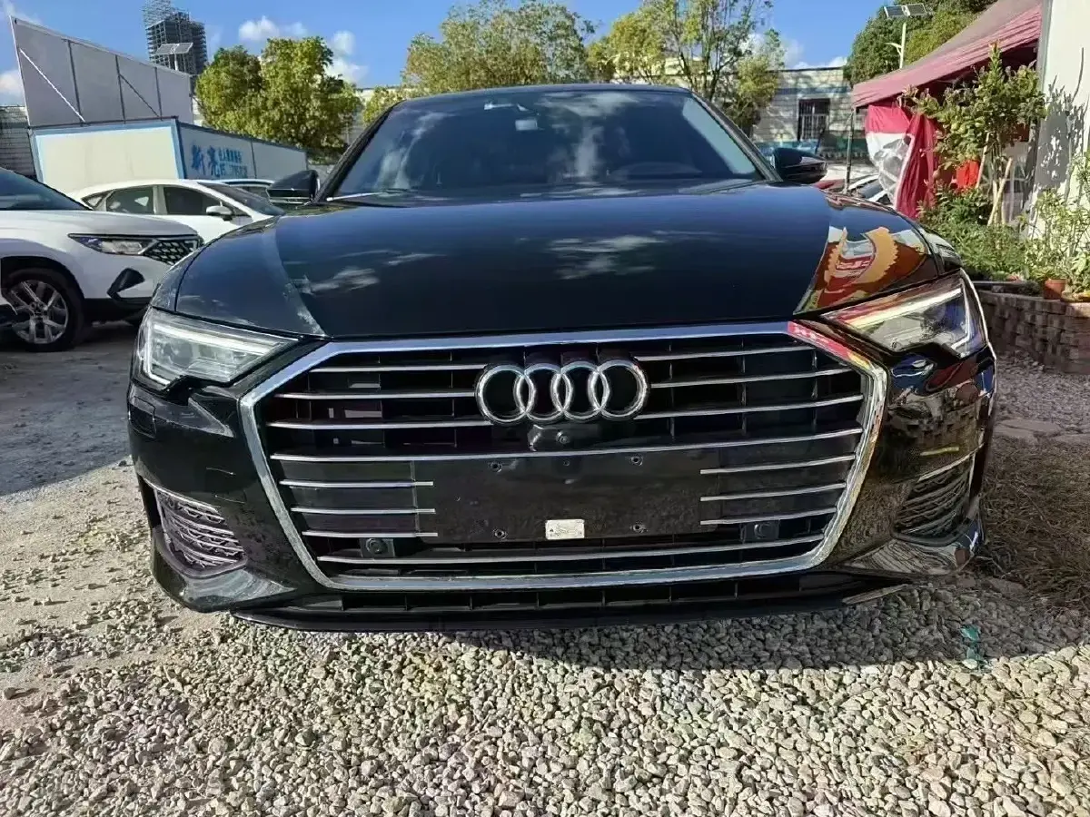 2022 Audi A6L 2.0T 190HP L4 7DCT