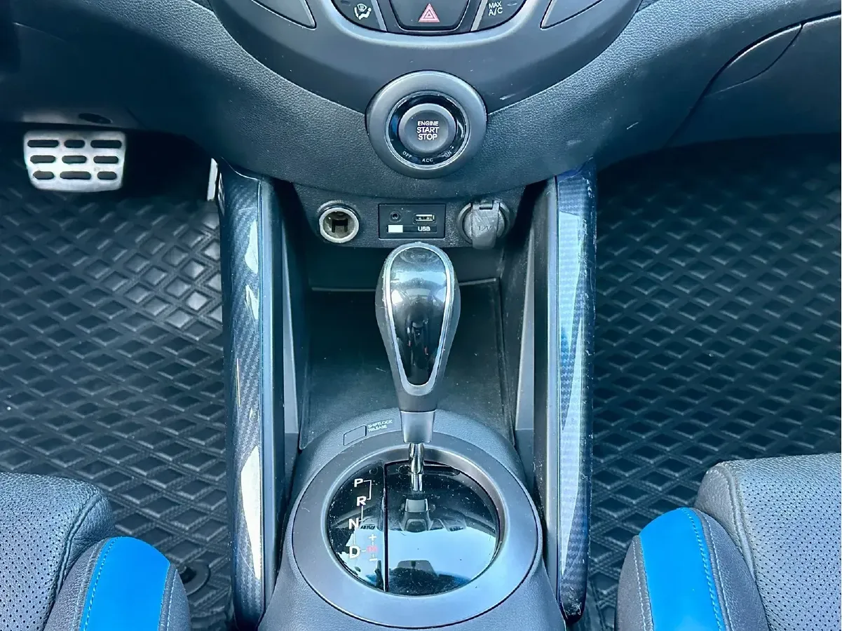 2015 Hyundai Veloster 1.6T 204HP L4 7DCT,autocango,china used car exporter,china ev exporter,chinese used car exporter,chinese used ev exporter