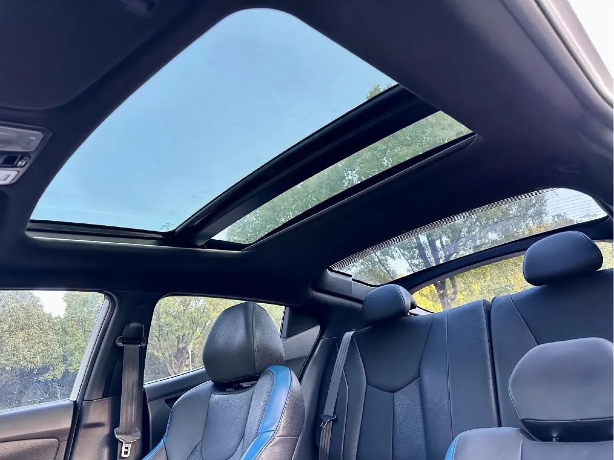 2015 Hyundai Veloster 1.6T 204HP L4 7DCT,autocango,china used car exporter,china ev exporter,chinese used car exporter,chinese used ev exporter