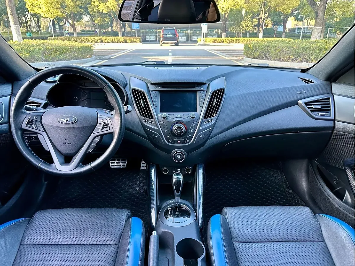 2015 Hyundai Veloster 1.6T 204HP L4 7DCT,autocango,china used car exporter,china ev exporter,chinese used car exporter,chinese used ev exporter