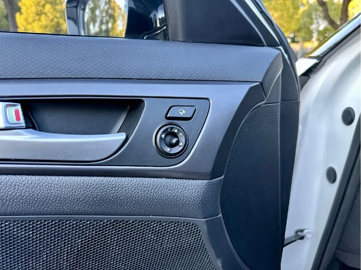 2015 Hyundai Veloster 1.6T 204HP L4 7DCT,autocango,china used car exporter,china ev exporter,chinese used car exporter,chinese used ev exporter