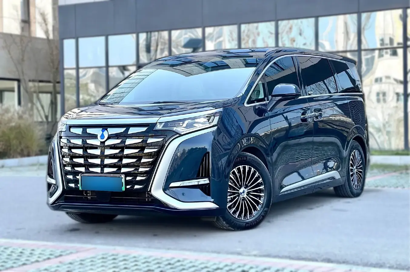 2024 Denza D9 1.5T 139HP L4 E-CVT PHEV 40KWH