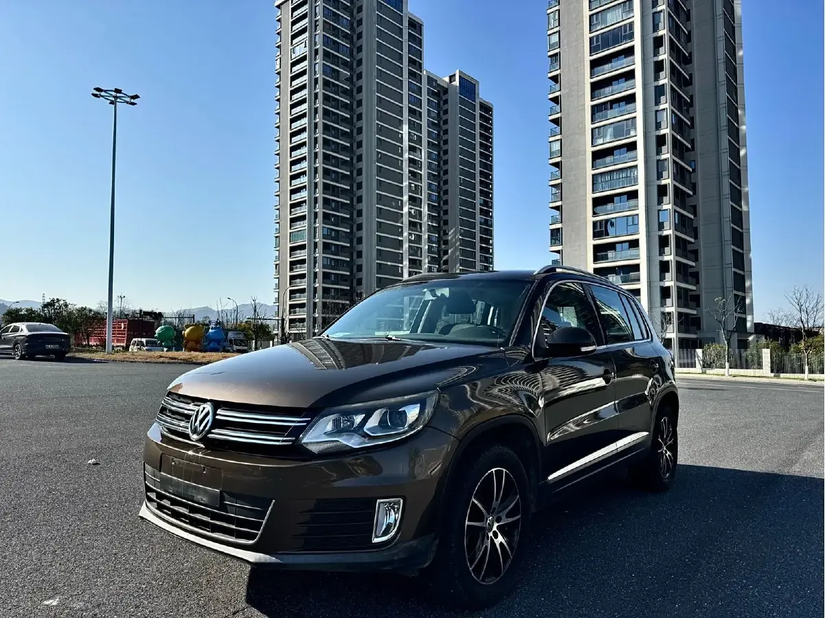 2013 Volkswagen Tiguan 2.0T 200HP L4 6AT