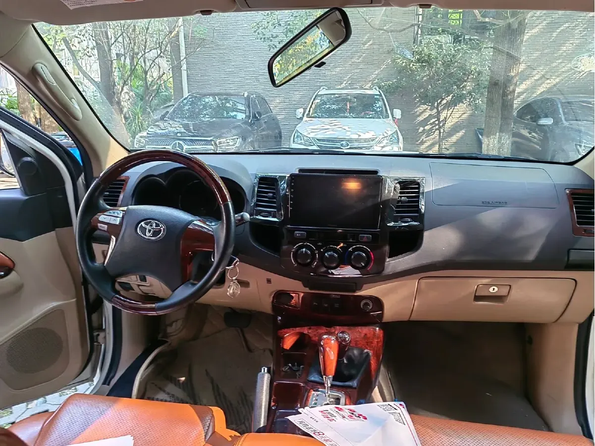 2015 Toyota Fortuner 2.7L 159HP L4 4AT,autocango,china used car exporter,china ev exporter,chinese used car exporter,chinese used ev exporter