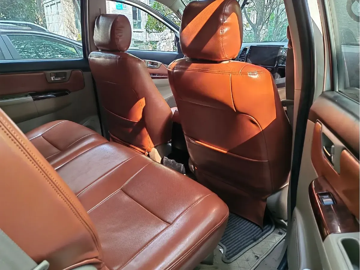 2015 Toyota Fortuner 2.7L 159HP L4 4AT,autocango,china used car exporter,china ev exporter,chinese used car exporter,chinese used ev exporter