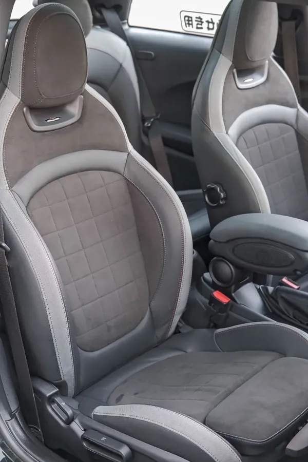 2022 MINI JCW 2.0T 231HP L4 8AT,autocango,china used car exporter,china ev exporter,chinese used car exporter,chinese used ev exporter