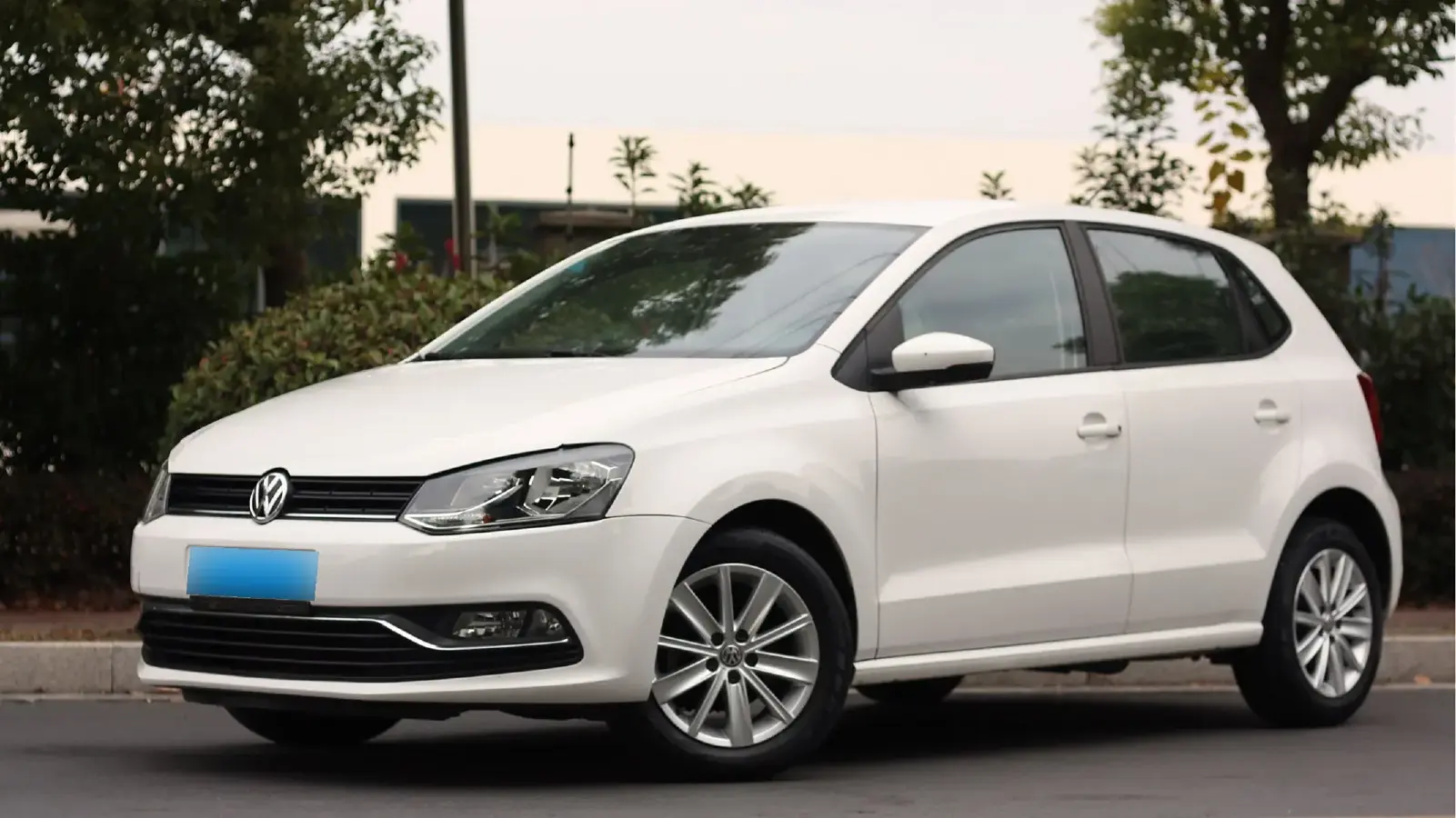 2014 Volkswagen Polo 1.6L 110HP L4 6AT