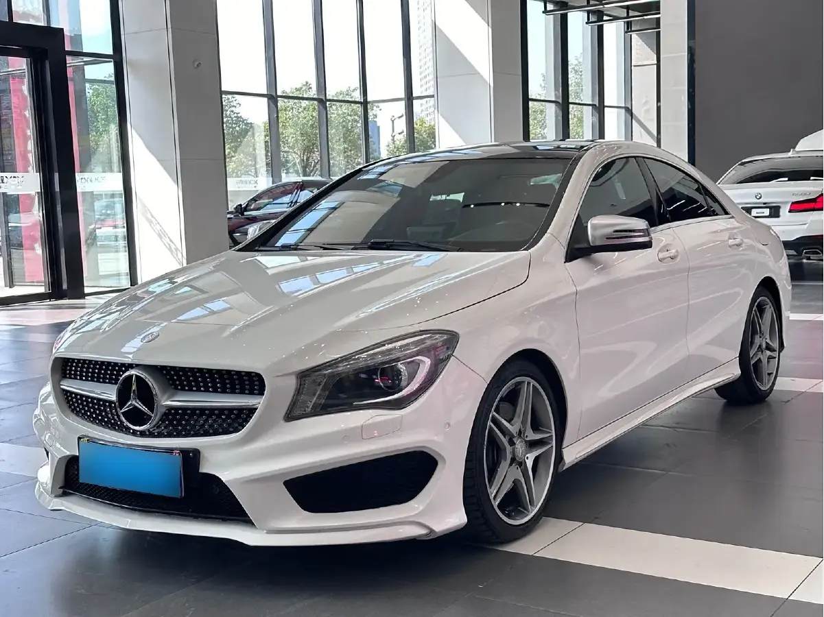 2015 Mercedes-Benz CLA Class 2.0T 184HP L4 7DCT
