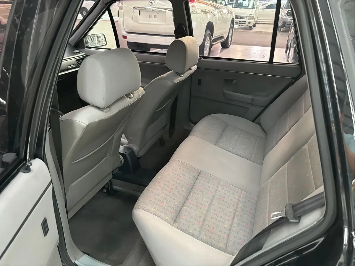 2004 Volkswagen Santana Classic 1.6L 87HP L4 5MT,autocango,china used car exporter,china ev exporter,chinese used car exporter,chinese used ev exporter