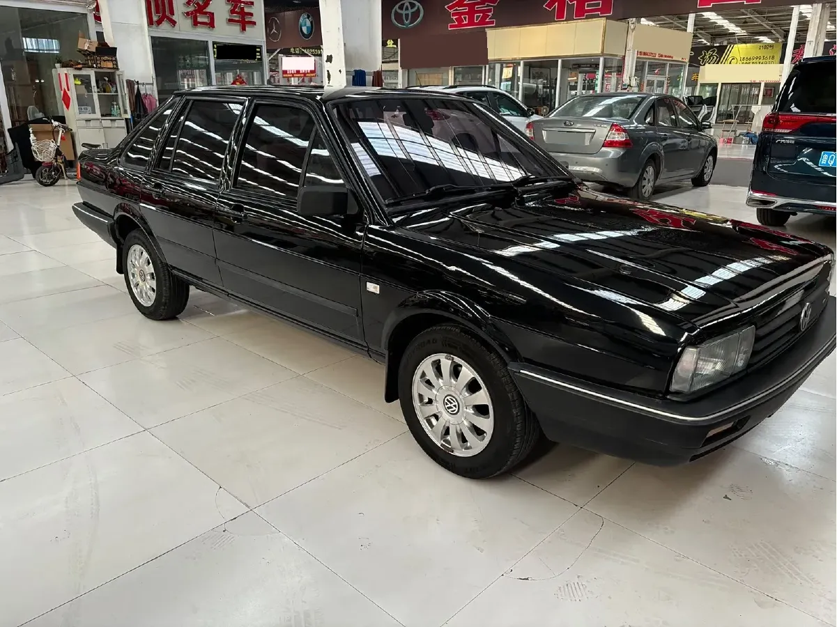 2004 Volkswagen Santana Classic 1.6L 87HP L4 5MT,autocango,china used car exporter,china ev exporter,chinese used car exporter,chinese used ev exporter