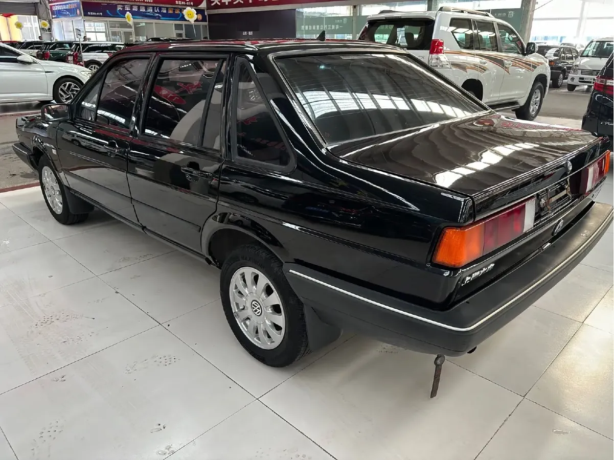 2004 Volkswagen Santana Classic 1.6L 87HP L4 5MT,autocango,china used car exporter,china ev exporter,chinese used car exporter,chinese used ev exporter