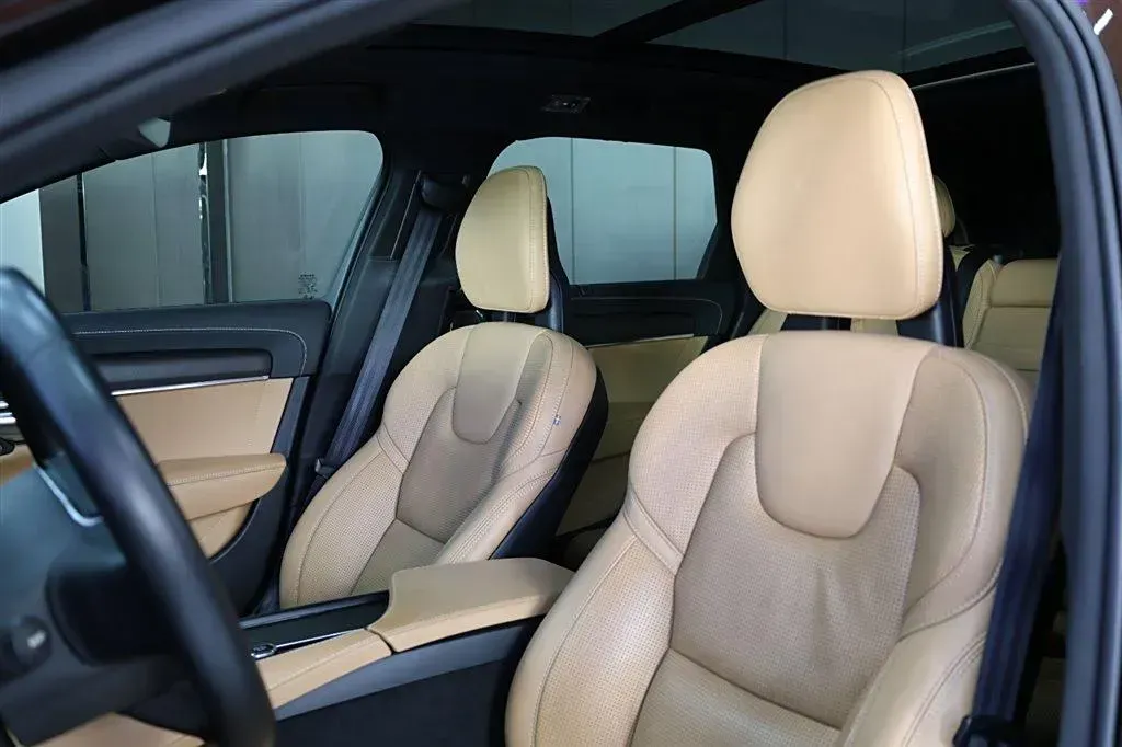 2017 Volvo V90 2.0T 254HP L4 8AT,autocango,china used car exporter,china ev exporter,chinese used car exporter,chinese used ev exporter