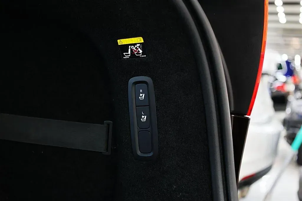 2017 Volvo V90 2.0T 254HP L4 8AT,autocango,china used car exporter,china ev exporter,chinese used car exporter,chinese used ev exporter