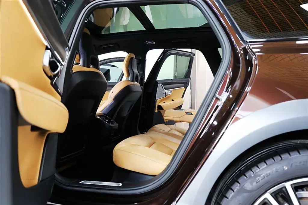 2017 Volvo V90 2.0T 254HP L4 8AT,autocango,china used car exporter,china ev exporter,chinese used car exporter,chinese used ev exporter