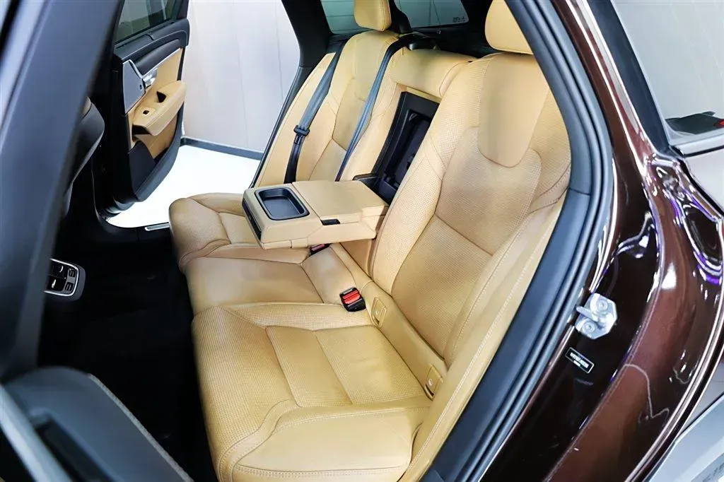 2017 Volvo V90 2.0T 254HP L4 8AT,autocango,china used car exporter,china ev exporter,chinese used car exporter,chinese used ev exporter