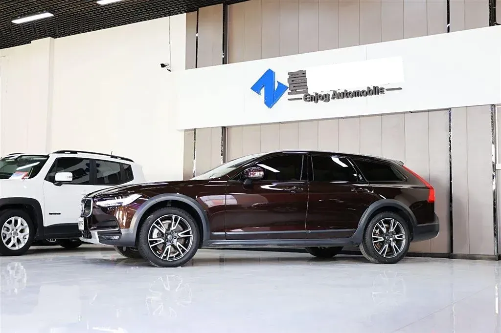 2017 Volvo V90 2.0T 254HP L4 8AT,autocango,china used car exporter,china ev exporter,chinese used car exporter,chinese used ev exporter