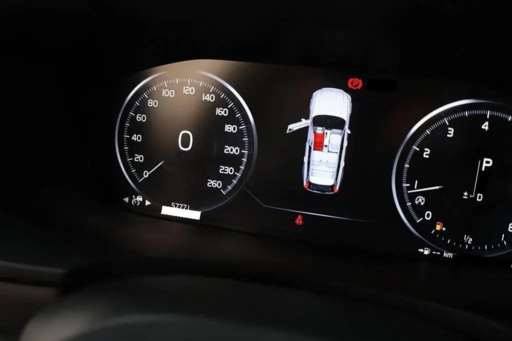 2017 Volvo V90 2.0T 254HP L4 8AT,autocango,china used car exporter,china ev exporter,chinese used car exporter,chinese used ev exporter