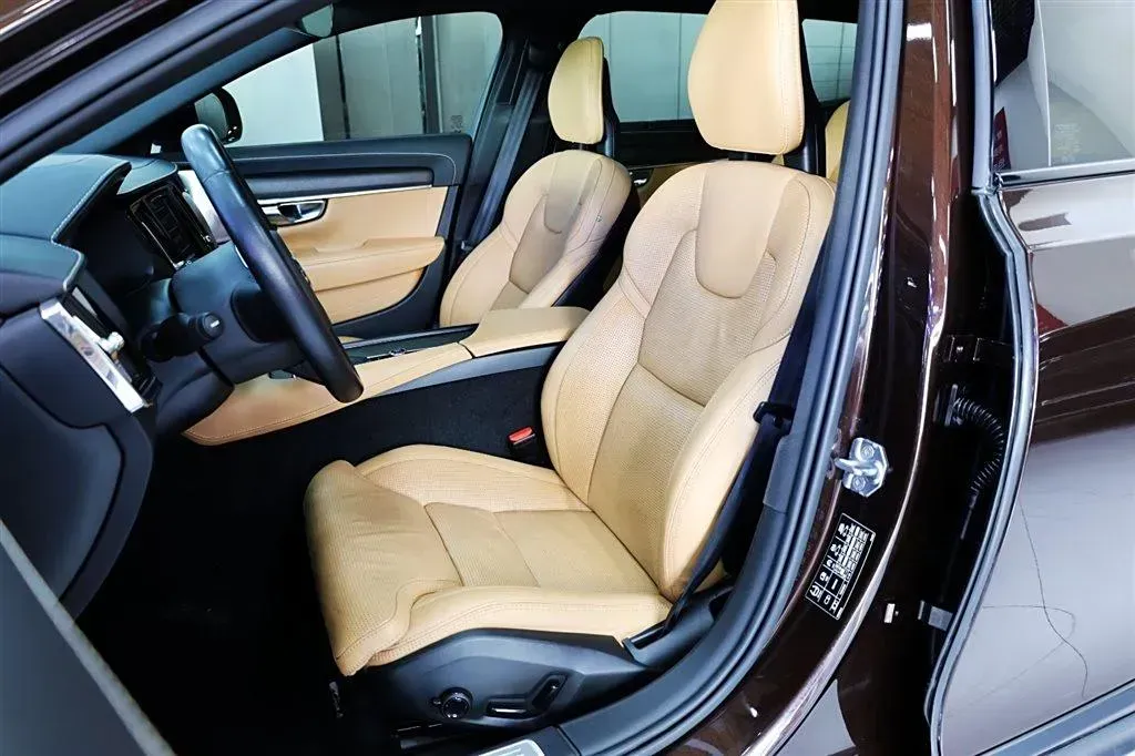 2017 Volvo V90 2.0T 254HP L4 8AT,autocango,china used car exporter,china ev exporter,chinese used car exporter,chinese used ev exporter