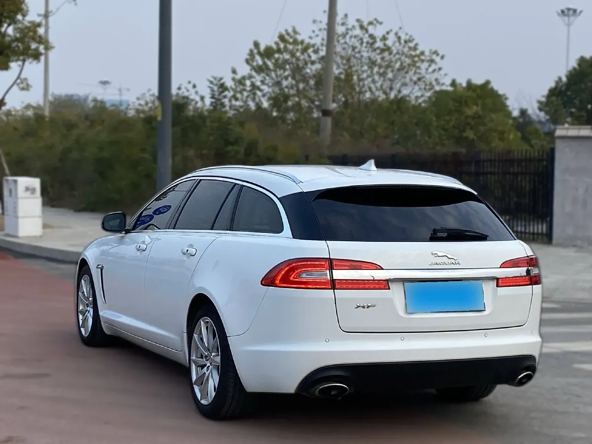 2015 Jaguar XF 2.0T 240HP L4 8AT,autocango,china used car exporter,china ev exporter,chinese used car exporter,chinese used ev exporter