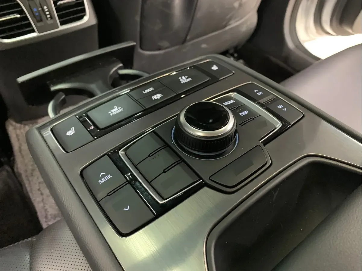 2015 Hyundai Cenesis 3.0L 257HP V6 8AT,autocango,china used car exporter,china ev exporter,chinese used car exporter,chinese used ev exporter