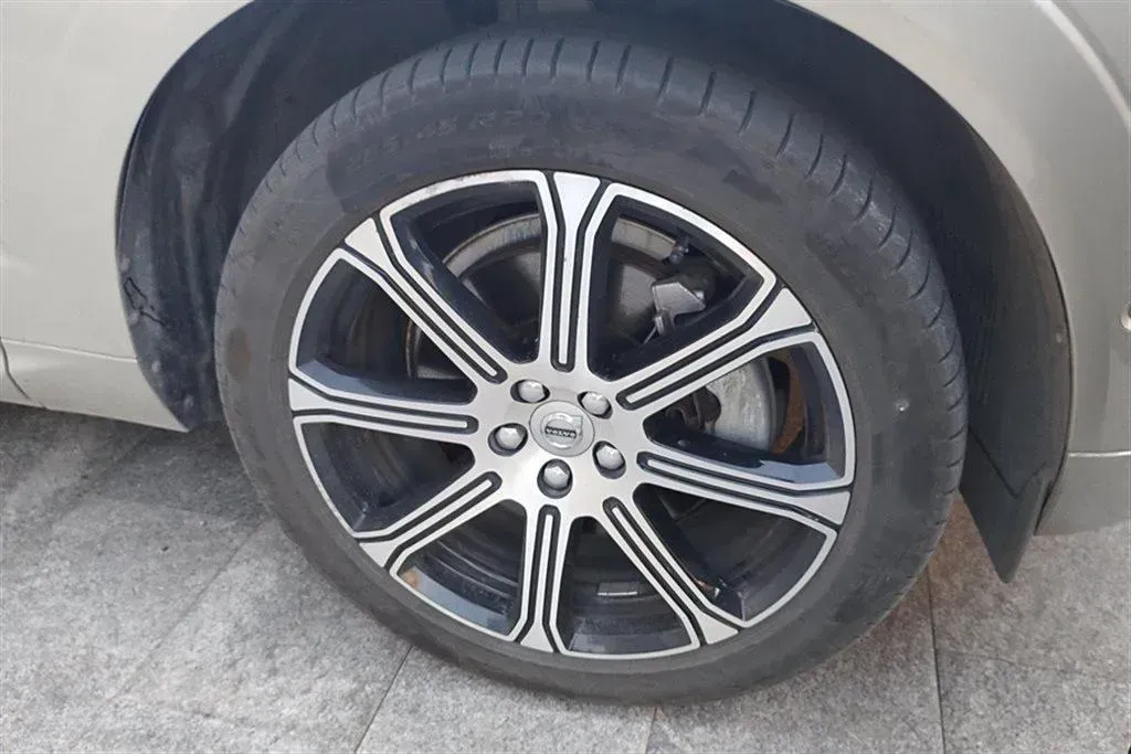 2019 Volvo XC60 PHEV 2.0T 320HP L4 8AT PHEV 10.1KWH,autocango,china used car exporter,china ev exporter,chinese used car exporter,chinese used ev exporter