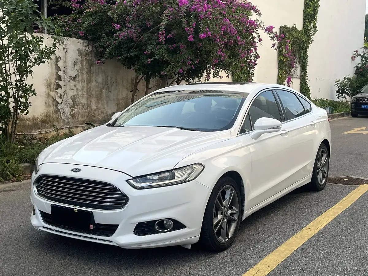 2013 Ford Mondeo 2.0T 242HP L4 6AT