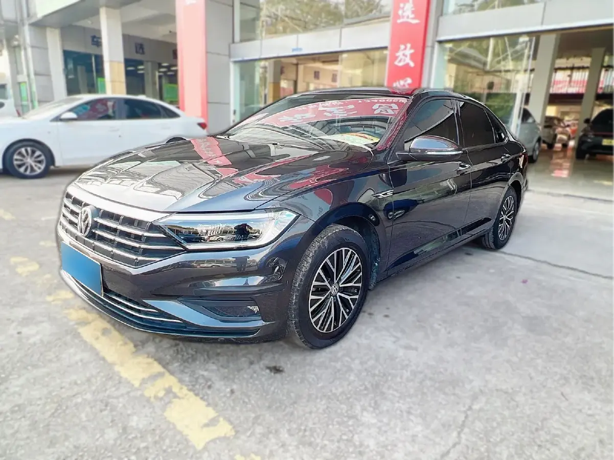 2020 Volkswagen Sagitar 1.2T 116HP L4 7DCT