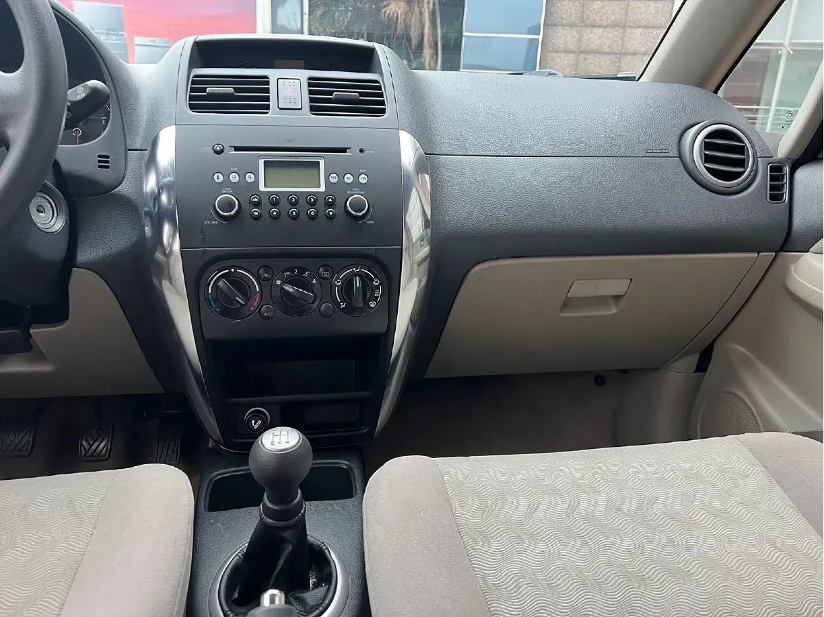 2011 Suzuki SX4 1.6L 109HP L4 5MT,autocango,china used car exporter,china ev exporter,chinese used car exporter,chinese used ev exporter