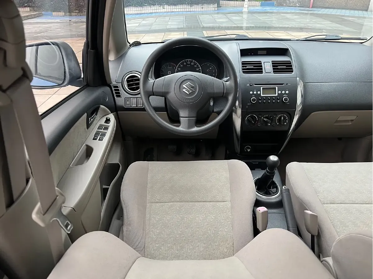2011 Suzuki SX4 1.6L 109HP L4 5MT,autocango,china used car exporter,china ev exporter,chinese used car exporter,chinese used ev exporter