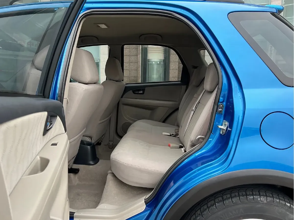 2011 Suzuki SX4 1.6L 109HP L4 5MT,autocango,china used car exporter,china ev exporter,chinese used car exporter,chinese used ev exporter