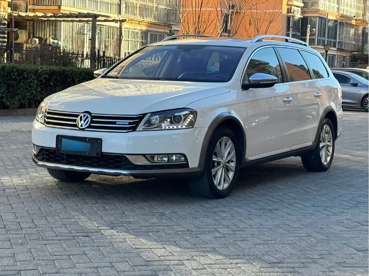 2012 Volkswagen Magotan 2.0T 211HP L4 6DCT