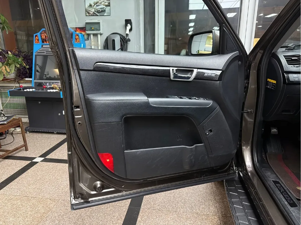 2015 Kia Borrego 3.8L 275HP V6 5AT,autocango,china used car exporter,china ev exporter,chinese used car exporter,chinese used ev exporter