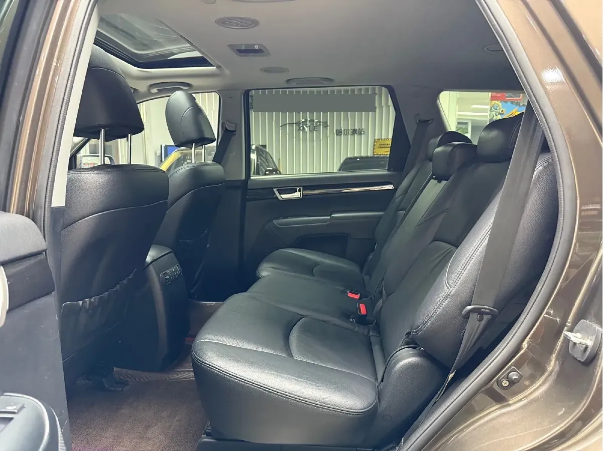 2015 Kia Borrego 3.8L 275HP V6 5AT,autocango,china used car exporter,china ev exporter,chinese used car exporter,chinese used ev exporter