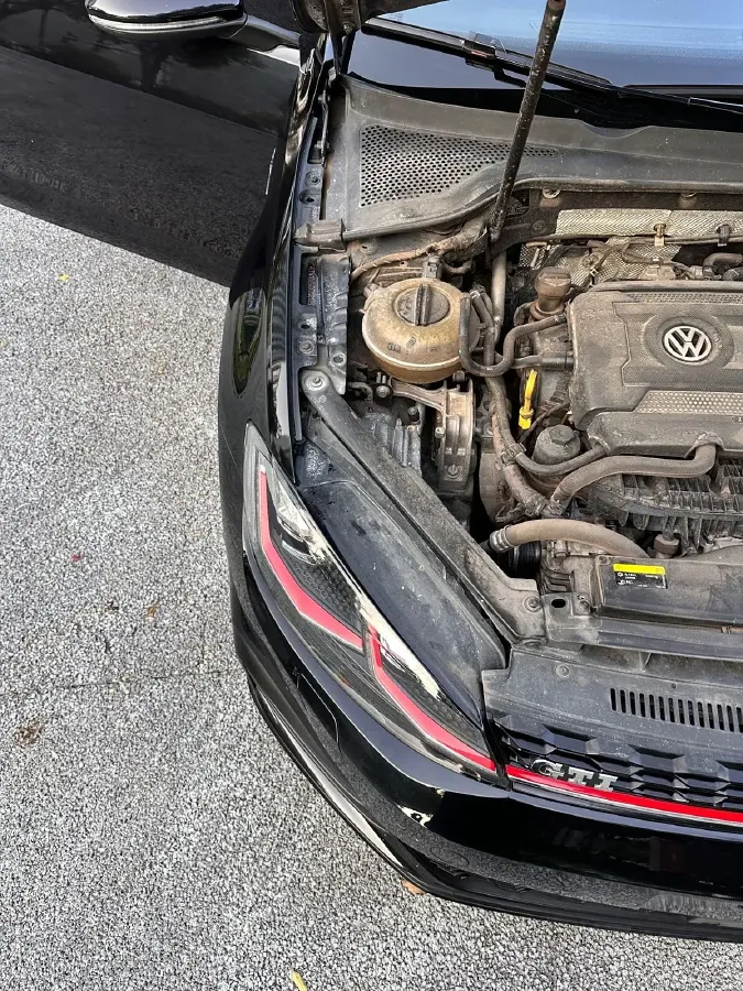 2018 Volkswagen GolfGTI 2.0T 220HP L4 7DCT,autocango,china used car exporter,china ev exporter,chinese used car exporter,chinese used ev exporter