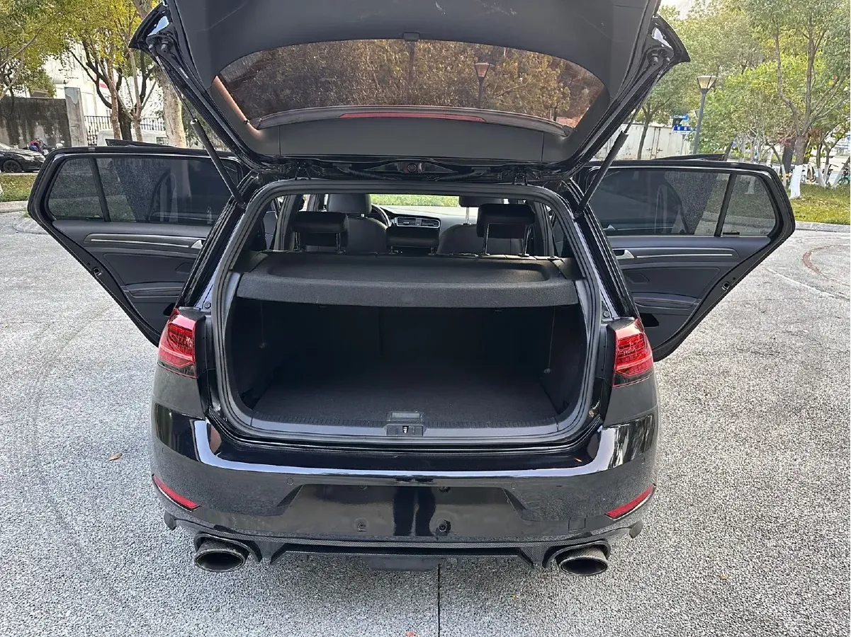 2018 Volkswagen GolfGTI 2.0T 220HP L4 7DCT,autocango,china used car exporter,china ev exporter,chinese used car exporter,chinese used ev exporter