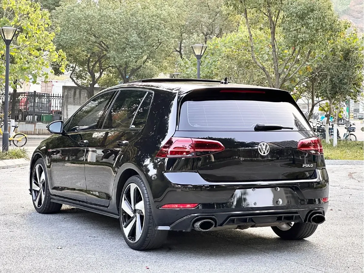 2018 Volkswagen GolfGTI 2.0T 220HP L4 7DCT,autocango,china used car exporter,china ev exporter,chinese used car exporter,chinese used ev exporter