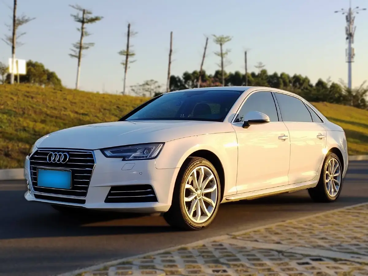 2017 Audi A4L 2.0T 190HP L4 7DCT