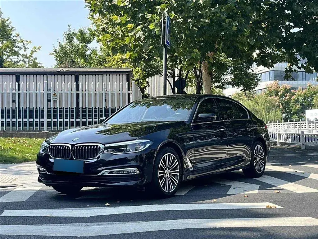 2018 BMW 5 Series 2.0T 252HP L4 8AT
