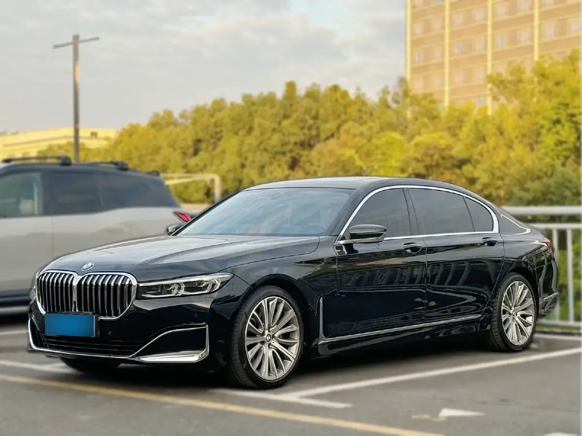 2021 BMW 7 Series 3.0T 340HP L6 8AT