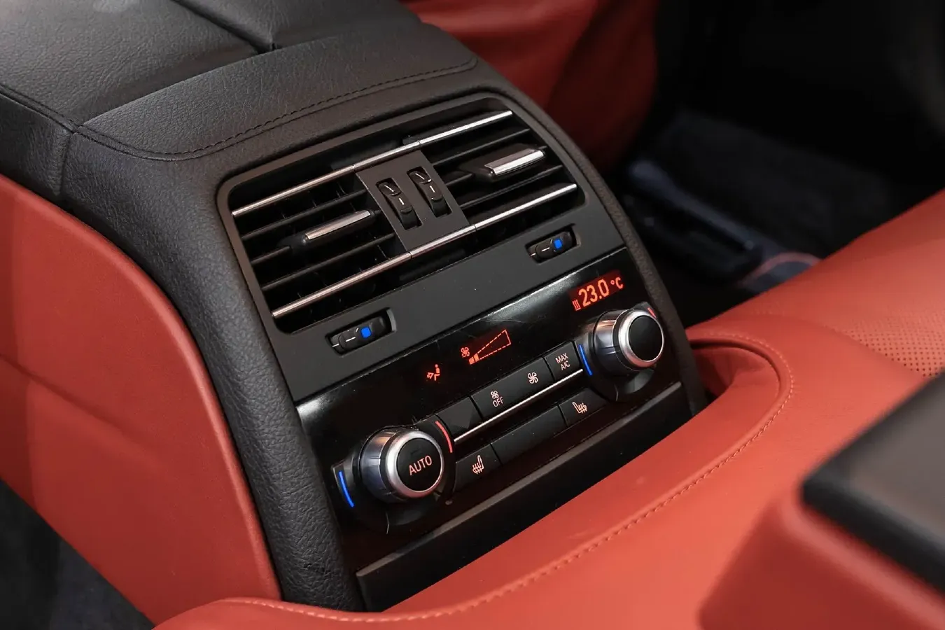 2015 BMW M6 4.4T 560HP V8 7DCT,autocango,china used car exporter,china ev exporter,chinese used car exporter,chinese used ev exporter