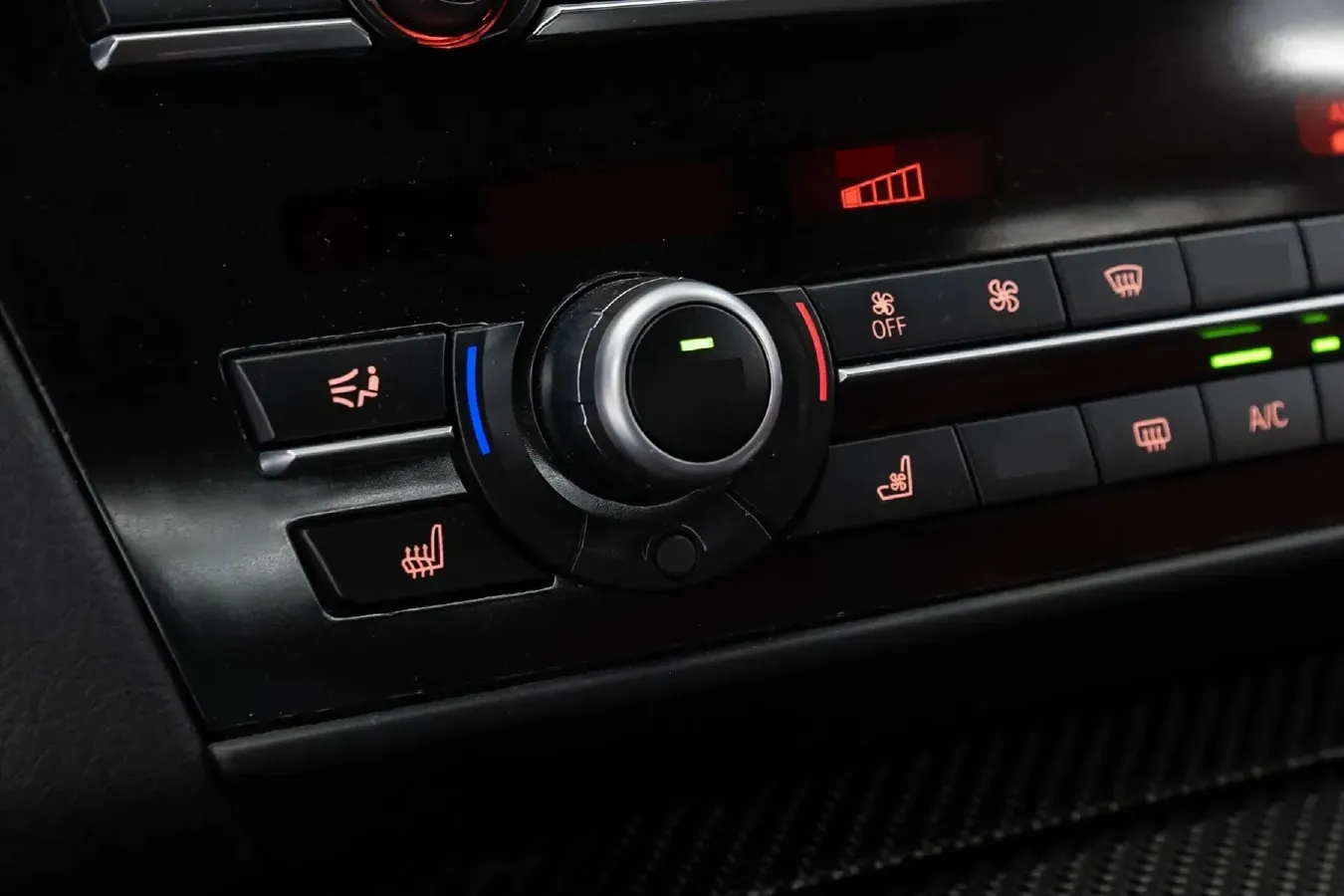 2015 BMW M6 4.4T 560HP V8 7DCT,autocango,china used car exporter,china ev exporter,chinese used car exporter,chinese used ev exporter