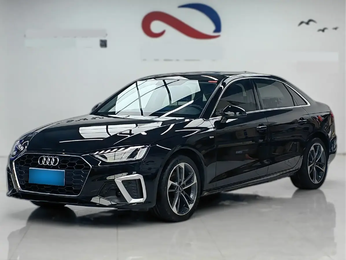 2022 Audi A4L 2.0T 190HP L4 7DCT