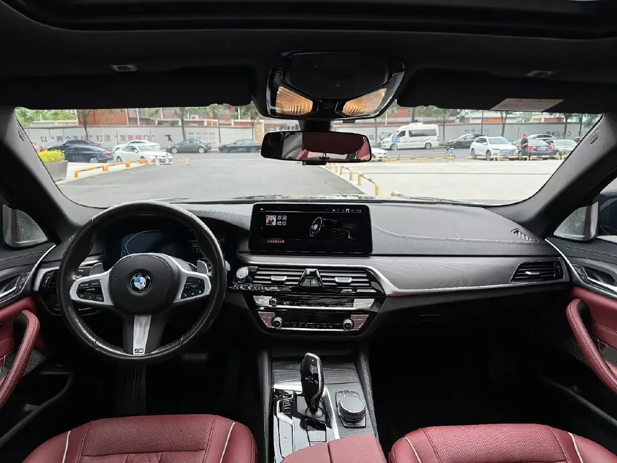 2021 BMW 5 Series 2.0T 252HP L4 8AT,autocango,china used car exporter,china ev exporter,chinese used car exporter,chinese used ev exporter