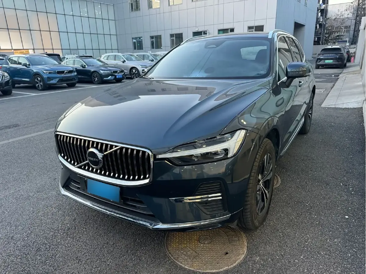 2024 Volvo XC60 2.0T 250HP L4 8AT