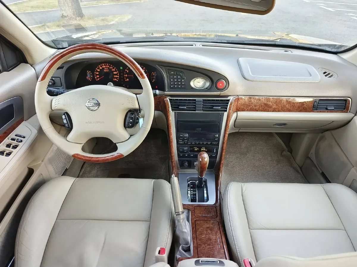 2004 Nissan Bluebird Classic 2.0L 154HP L4 4AT,autocango,china used car exporter,china ev exporter,chinese used car exporter,chinese used ev exporter