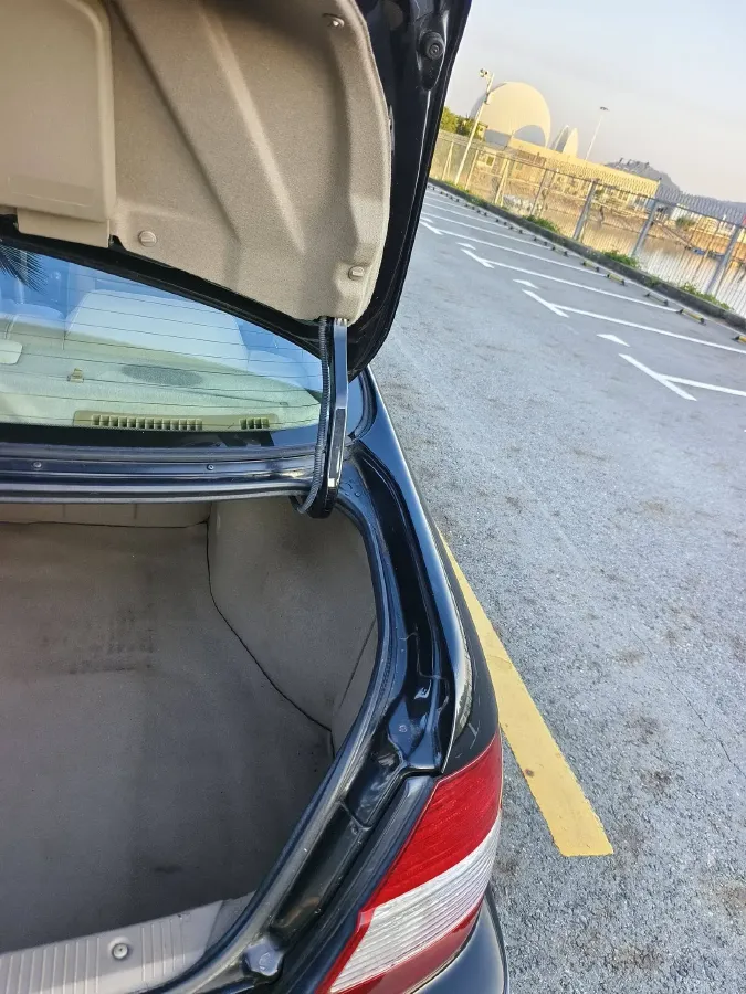 2004 Nissan Bluebird Classic 2.0L 154HP L4 4AT,autocango,china used car exporter,china ev exporter,chinese used car exporter,chinese used ev exporter