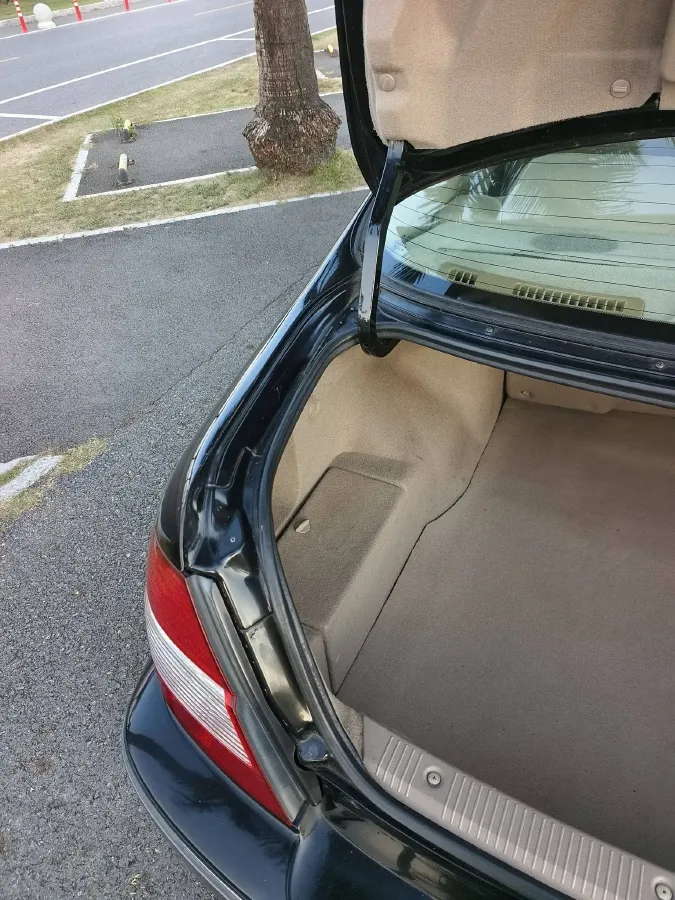 2004 Nissan Bluebird Classic 2.0L 154HP L4 4AT,autocango,china used car exporter,china ev exporter,chinese used car exporter,chinese used ev exporter