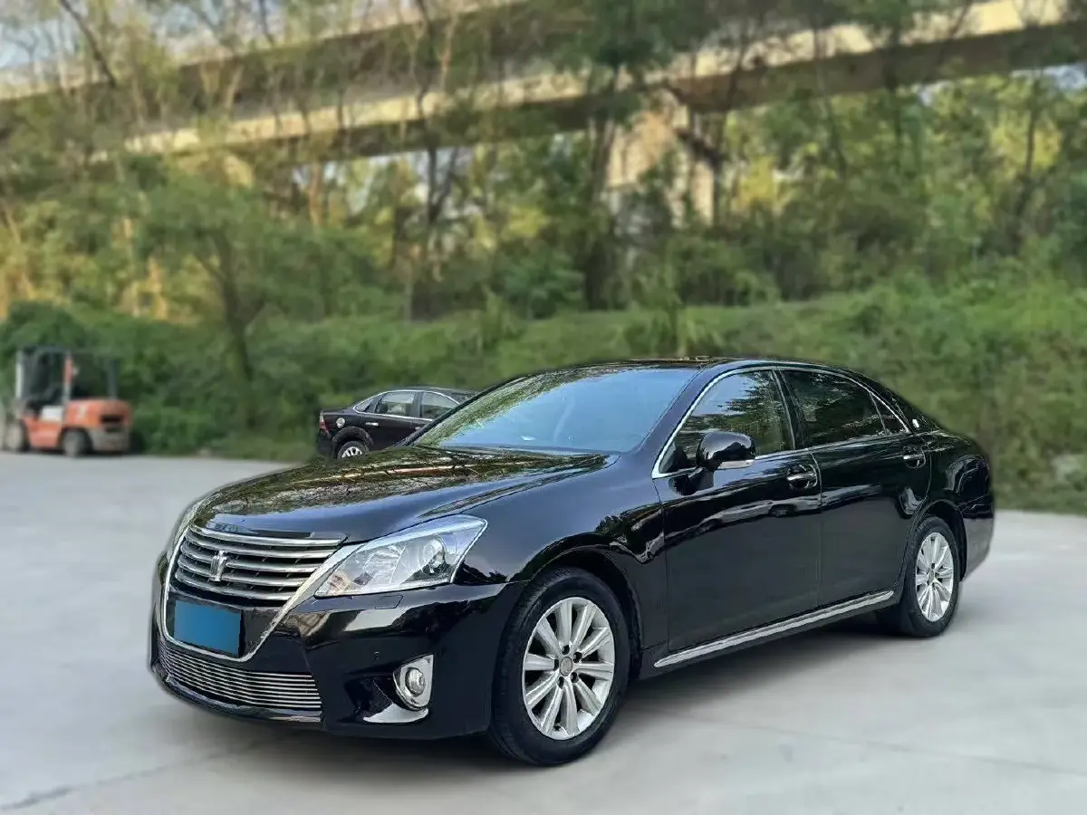 2012 Toyota Crown 2.5L 193HP V6 6AT
