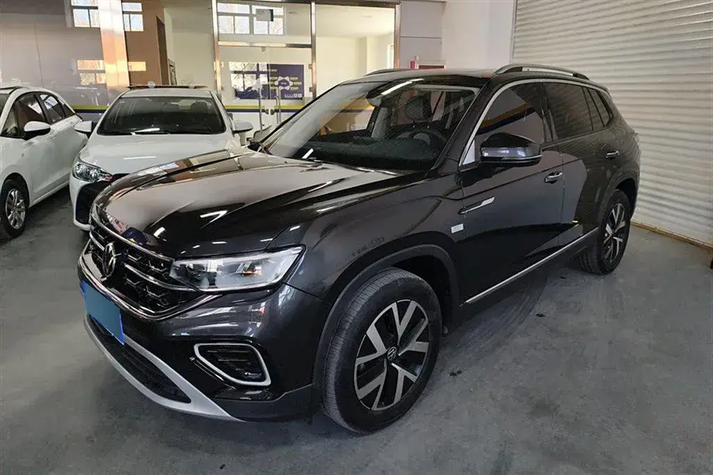 2023 Volkswagen Tayron 2.0T 186HP L4 7DCT